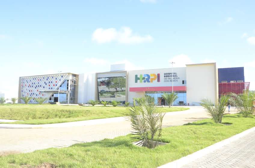 Secretário de Saúde inspeciona obras do Hospital Regional de Palmeira dos Índios