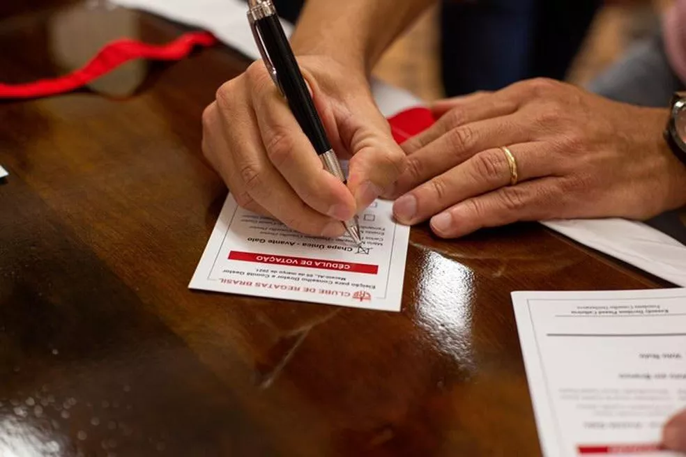 Conselheiros votam na eleição do CRB de 2021 — Foto: Rayssa Tenório/Agência Lubi