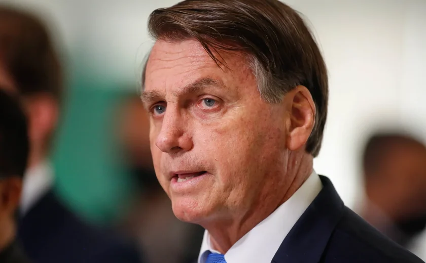 Live de Bolsonaro alcança 470,9 mil espectadores simultâneos, número 81 vezes maior que a média de Lula