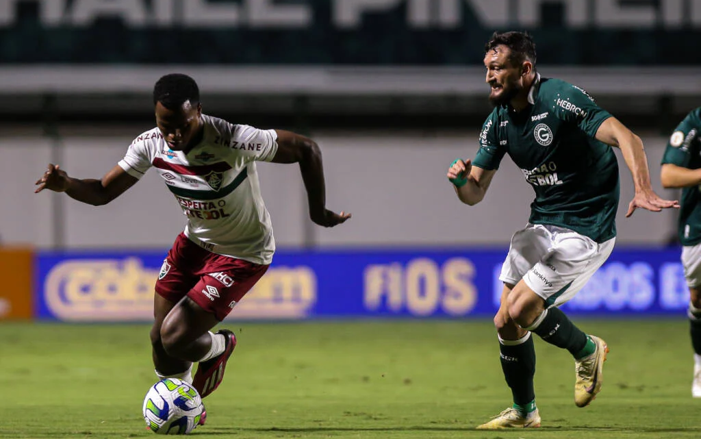 Fluminense vacila no fim e leva empate do Goiás no Brasileirão: 2x2