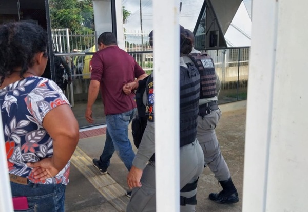 Homem é detido por populares após se masturbar perto de estudantes em Palmeira dos Índios