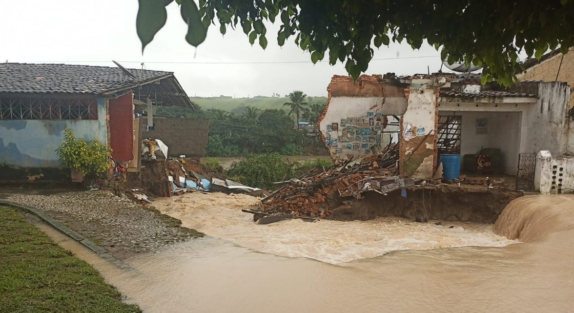 Alagamentos e transbordamentos: chuvas causam transtornos em AL