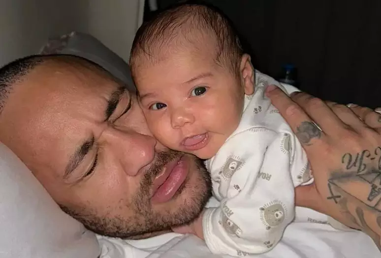 Neymar surge agarradinho em momento fofo com Mavie, sua filha com Bruna Biancardi