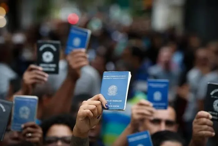 Oportunidade: pesquisa aponta surgimento de mais de 100 mil vagas temporárias no fim de ano e aumento em número de efetivações