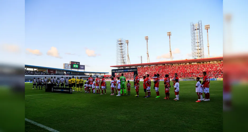 Torcida do CRB esgota ingressos para grandes arquibancadas