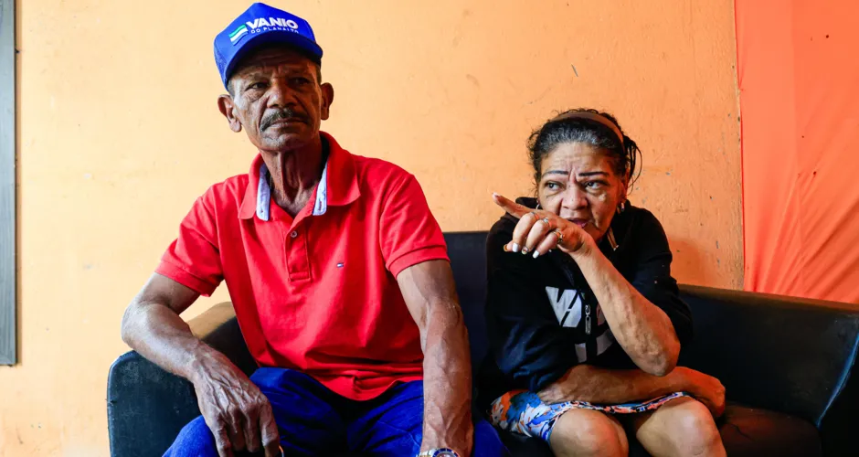 Maria Betânia e Juvenal Rufino, pais de Lucas, falam que não sabem de envolvimento dele com crimes Mortes em motel de Maribondo em Alagoas - Brasil. Foto:@Ailton Cruz. Ailton Cruz