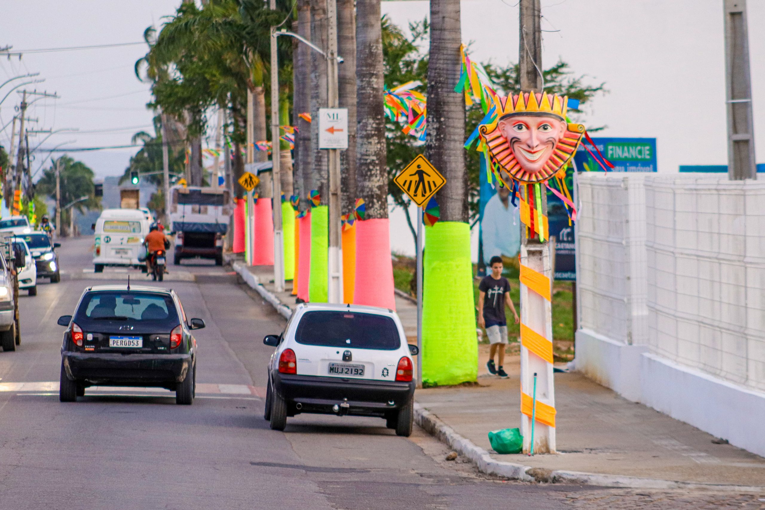 Prefeitura decora a cidade com tema carnavalesco