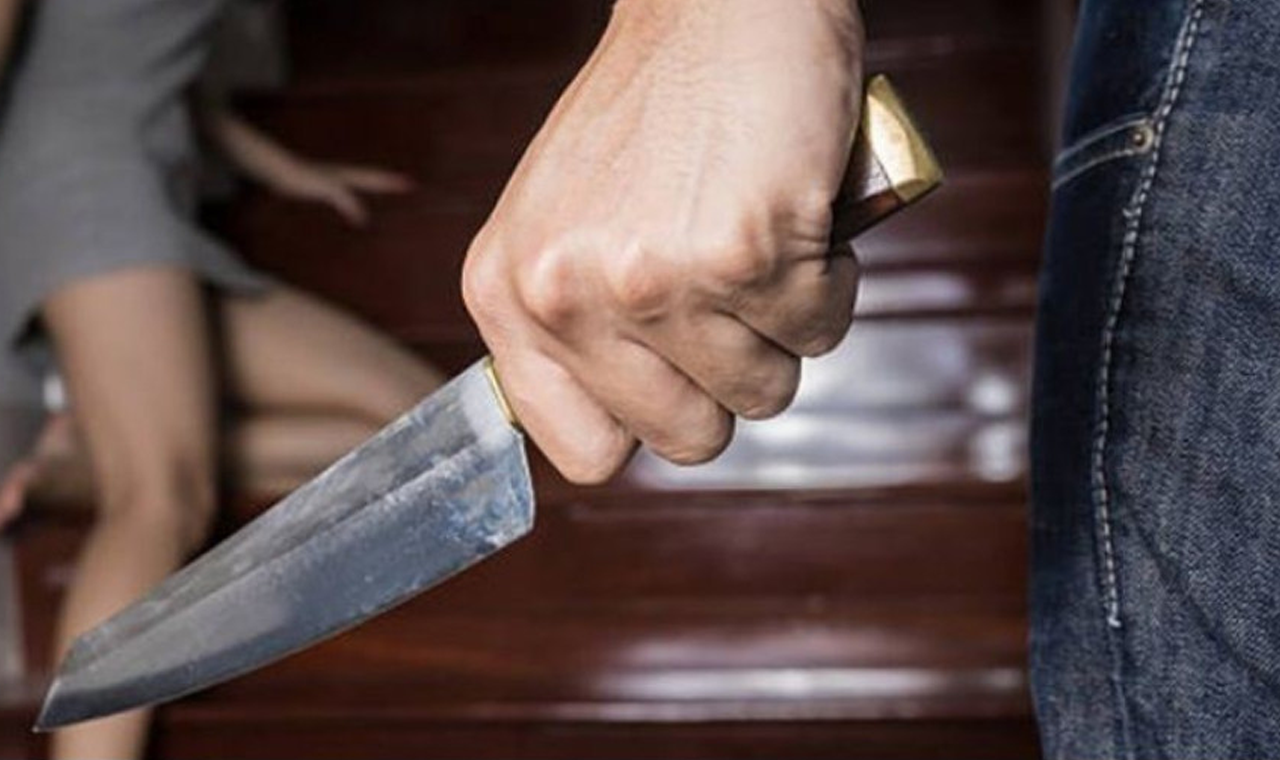 Homem é preso após esfaquear ex-esposa na frente dos filhos em Arapiraca