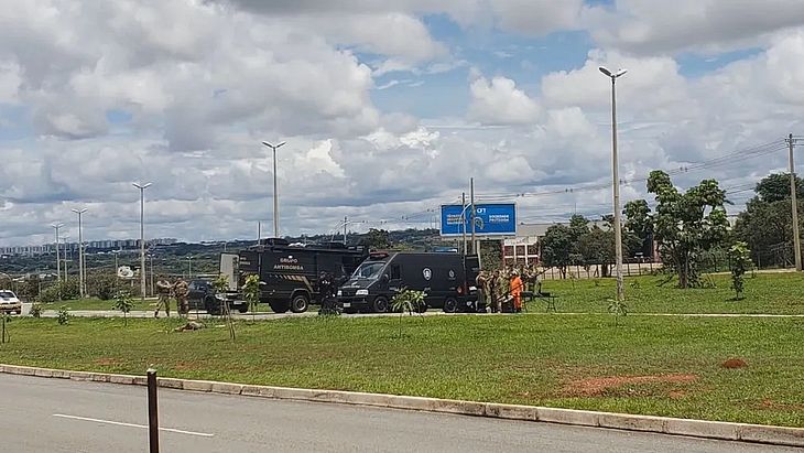 Justiça torna réu trio acusado de montar artefato explosivo perto do Aeroporto de