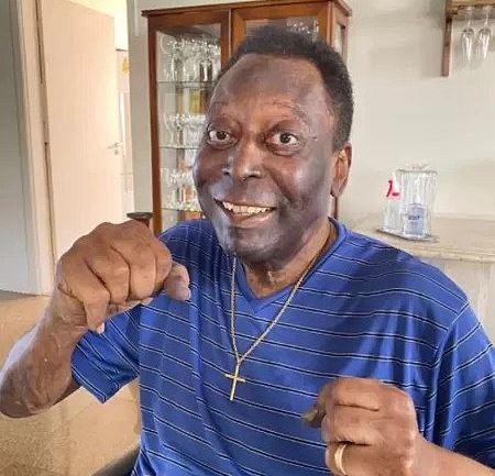 Pelé responde ao tratamento contra infecção respiratória