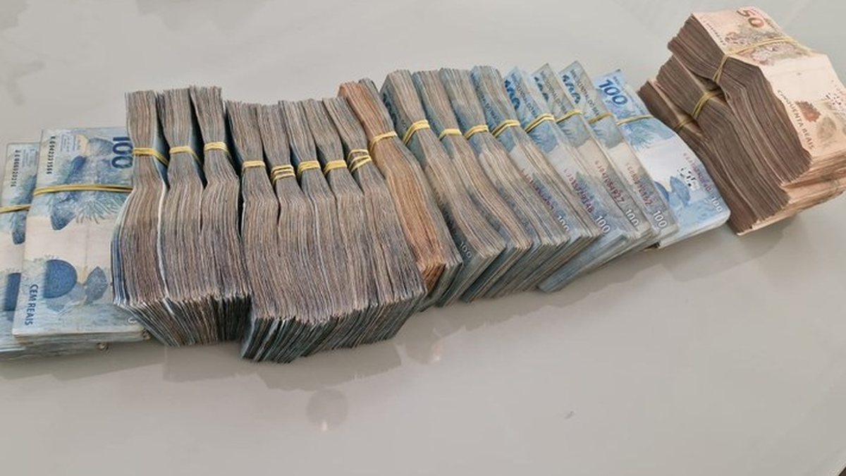 Operação combate contrabando de cigarros em AL e R$ 250 mil em espécie são apreendidos