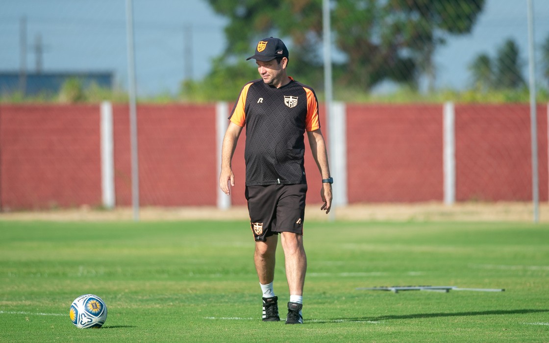 Daniel Paulista elogia desempenho do CRB no duelo com o Fortaleza