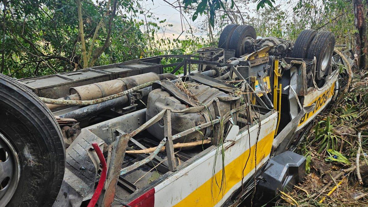 7 meses após tragédia, começa retirada de ônibus na Serra da Barriga