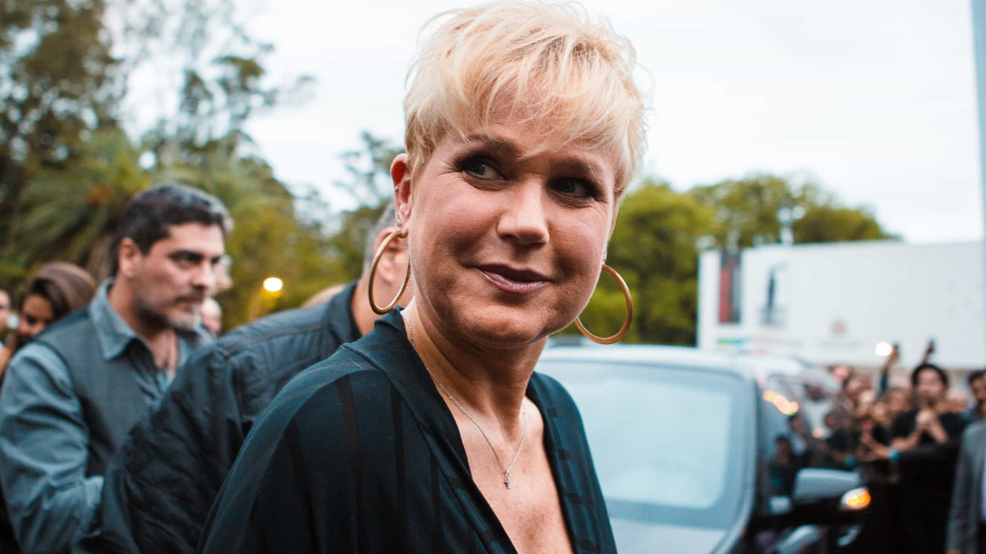 Xuxa diz que Junno é tarado e mandou nudes antes mesmo do primeiro encontro