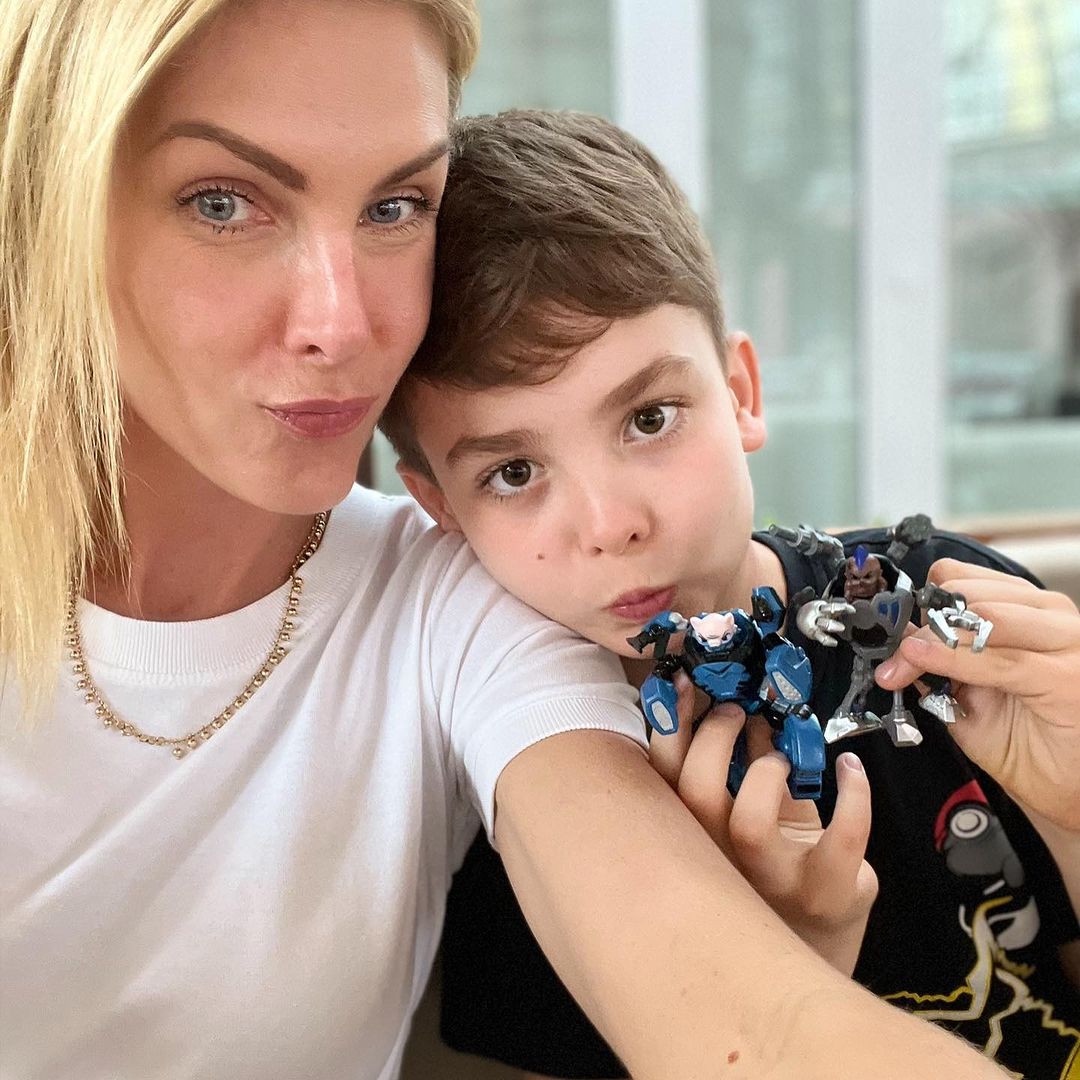 Ana Hickmann faz 1ª aparição nas redes após agressão do marido