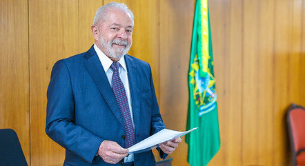 Lula sanciona projeto que compensa perdas do ICMS e reduz gastos com piso da Saúde este ano