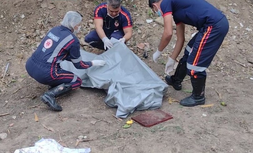 Jovem de 17 anos é assassinado a tiros às margens da linha do trem, em Arapiraca