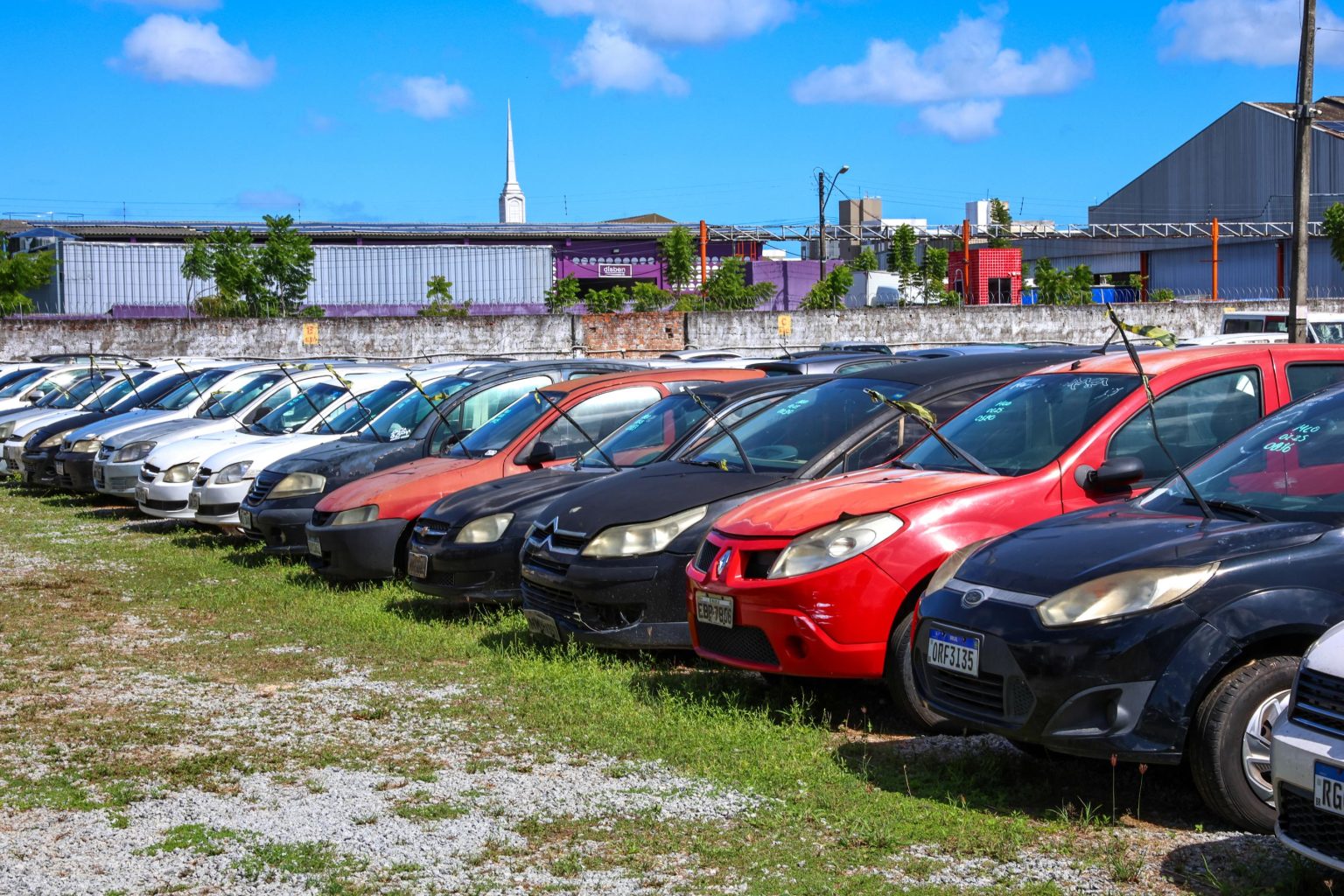 Detran Alagoas promove leilão com 613 veículos conservados