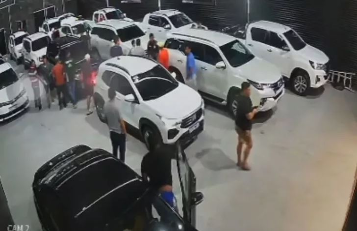 Bando invade concessionária e rouba 12 carros; PC diz que suspeito tinha relações comerciais com concessionária