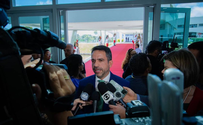 Governador de Alagoas sendo entrevistado. - Foto: Reprodução/Redes Sociais