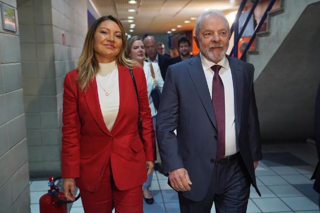 A futura primeira-dama, Janja da Silva, e o presidente eleito, Luiz Inácio Lula da Silva, em outubro de 2022 — Foto: Marcos Serra Lima/g1