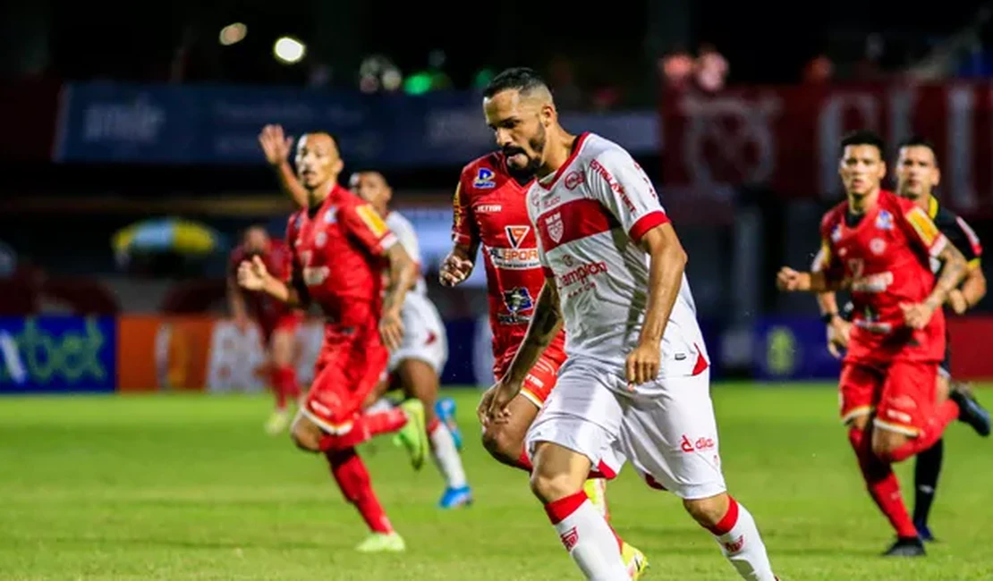 Atacante do CRB, Anselmo Ramon em ação contra o Tombense - Foto: Ailton Cruz/Gazeta de Alagoas