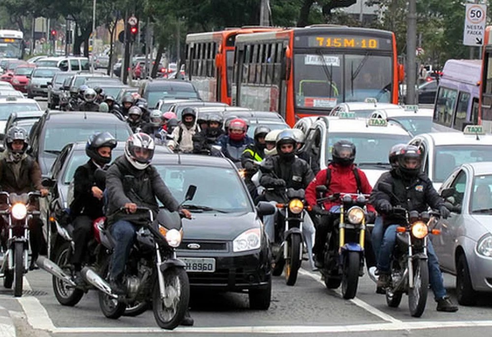 Um terço das cidades brasileiras tem mais motos do que carros