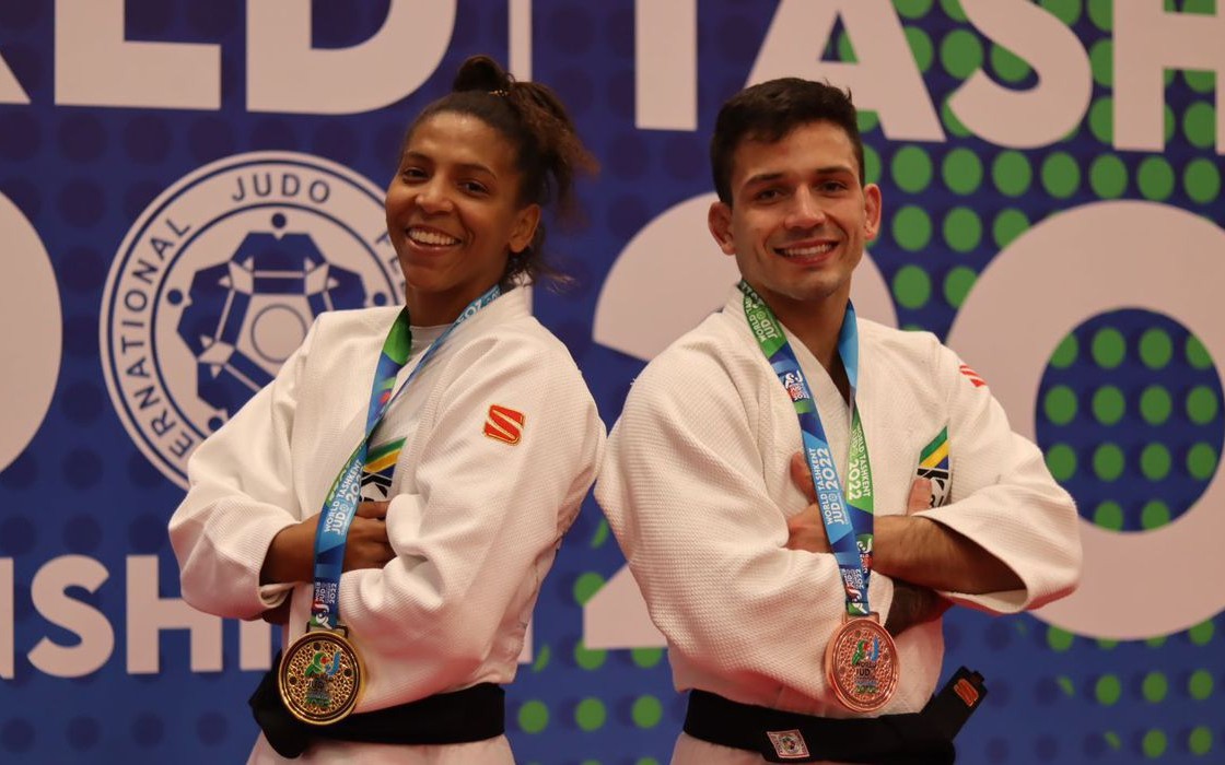 Rafaela Silva é bicampeã e Daniel Cargnin bronze no Mundial de Judô