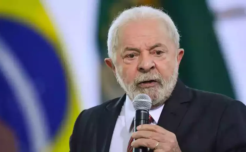 Avaliação positiva do governo Lula cai de 38% para 33%, menor desde início da gestão, diz Ipec