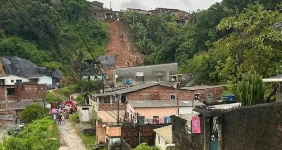 Mais de 9,5 mil pessoas estão fora de casa por conta das chuvas em PE