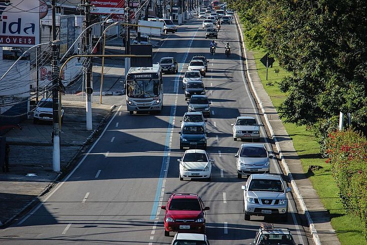 Frota de veículos em Alagoas quase dobrou nos últimos dez anos; veja os números