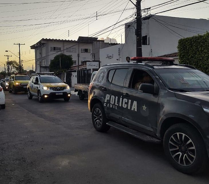 Operação cumpre 12 mandados contra organização criminosa ligada ao tráfico de drogas em Maceió