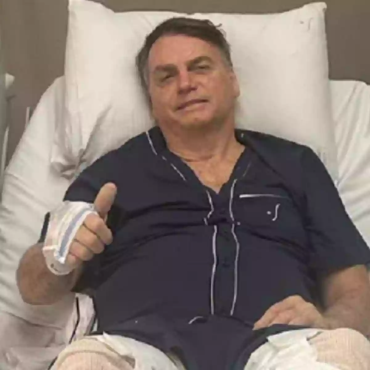 Bolsonaro é levado a SP para tratar erisipela e obstrução intestinal