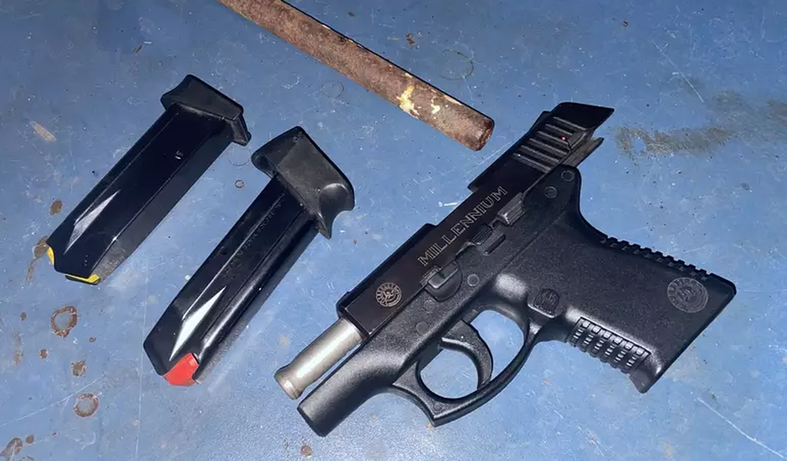 Pistola e objetos apreendidos pela Polícia Civil - Foto: Divulgação/Polícia Civil