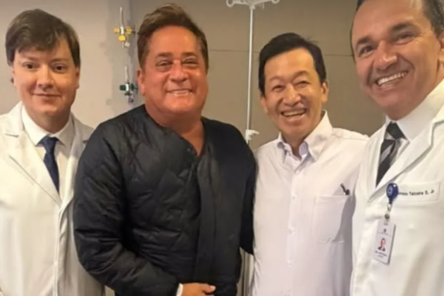 Médico dá detalhes e explica cirurgia feita por Leonardo