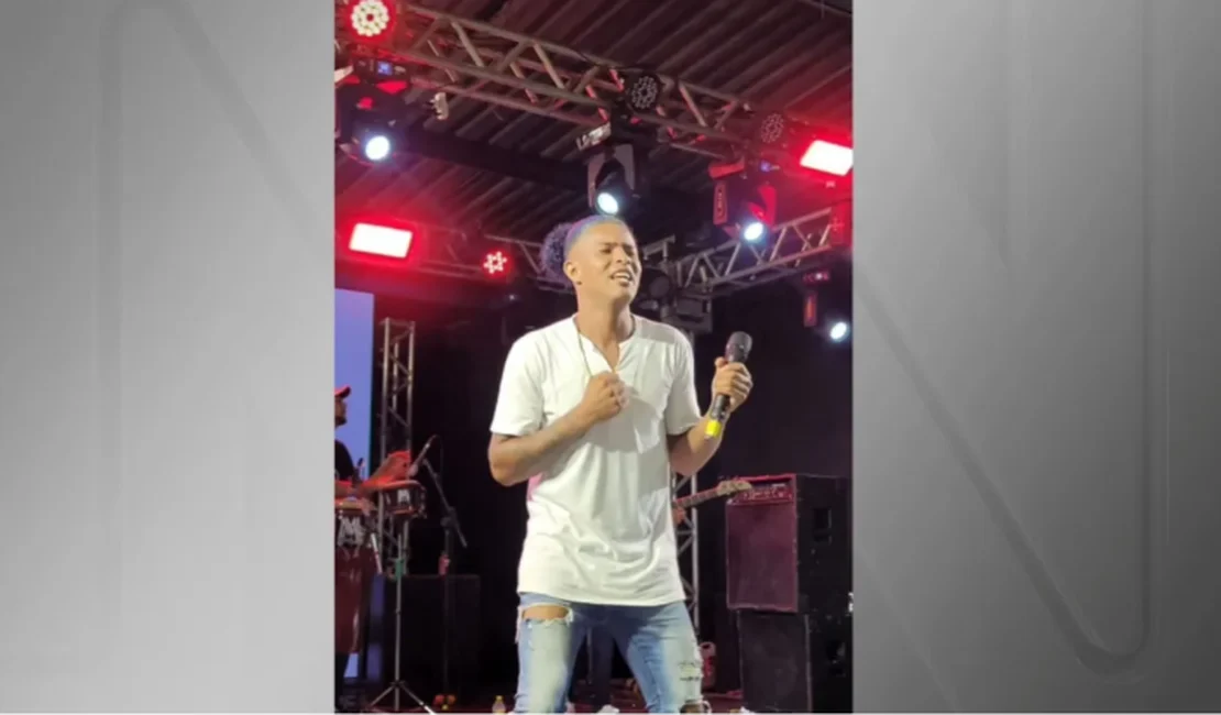 Cantor de piseiro é morto a facadas após discussão com a namorada