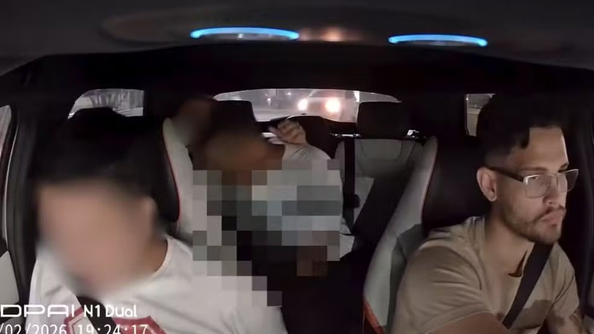 Motorista por aplicativo é agredido após expulsar passageiros do carro por prática de ato sexual