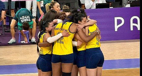 Brasil supera Turquia e conquista bronze no vôlei feminino em Paris