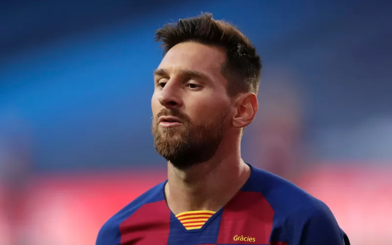 Messi e PSG estão longe de renovar o contrato, diz jornal francês