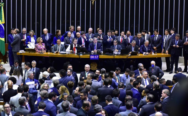 Por 382 a 118, Câmara aprova reforma tributária em 1º turno; deputados analisam destaques