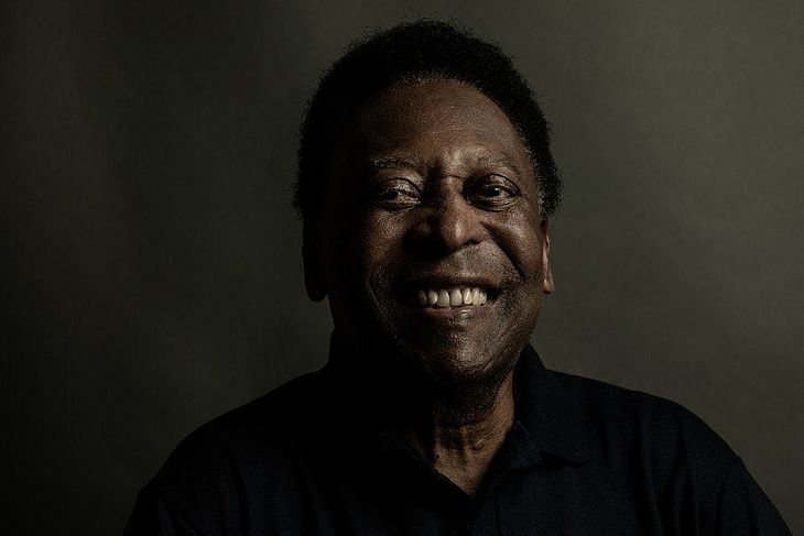 Pelé deixa 30% dos bens para viúva e cita suposta filha em testamento