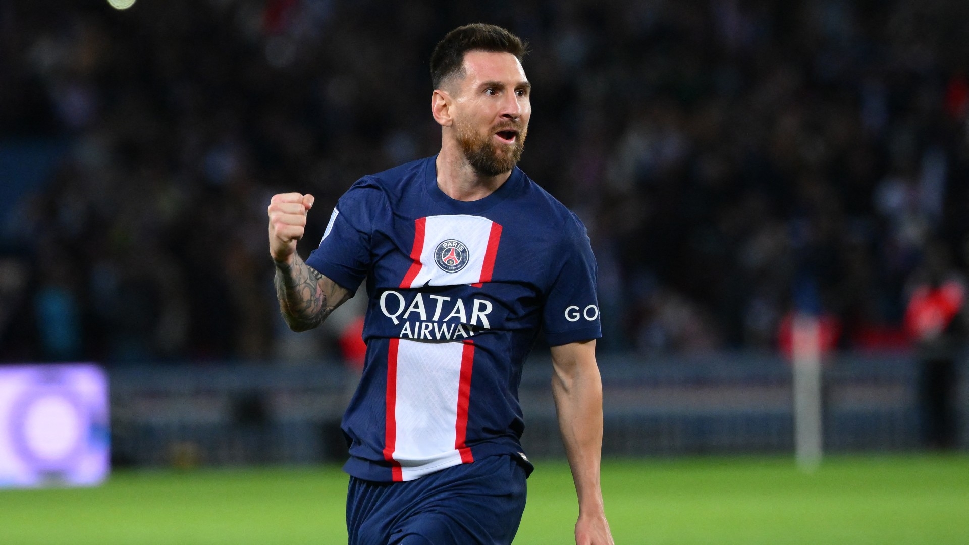 Messi volta ao PSG sob aplausos após título da Copa do Mundo