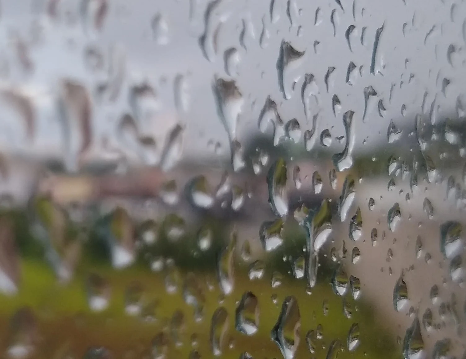 Chuva que cai desde a segunda-feira pode continuar por mais dias em Alagoas, prevê Semarh