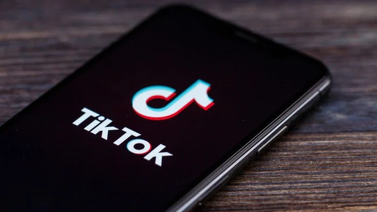 Pai mata filha de 16 anos a tiros por ela se recusar a deletar TikTok