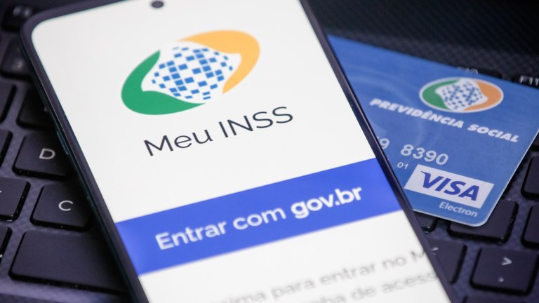 Receita abre na sexta consulta a maior lote de restituição da história