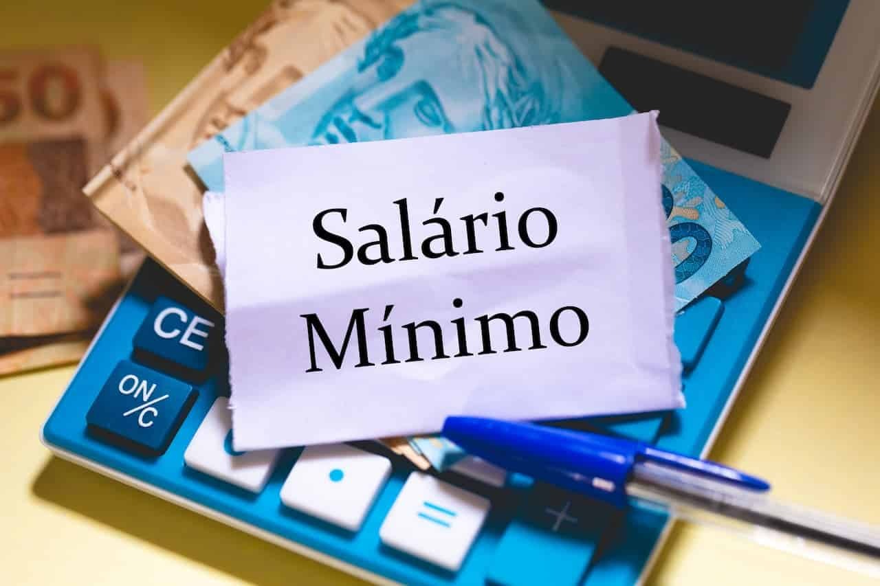 Salário mínimo para 2025 segue incerto a dias do fim do ano