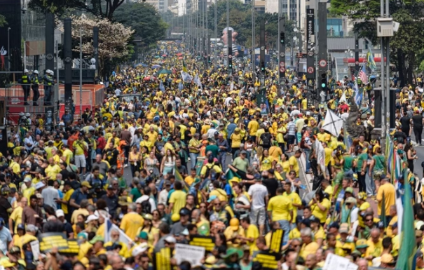 Bolsonaristas pedem impeachment de Moraes em ato na Avenida Paulista