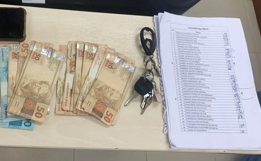 Foram encontrados dinheiro em espécie e uma lista impressa com nomes - Foto: Polícia Militar