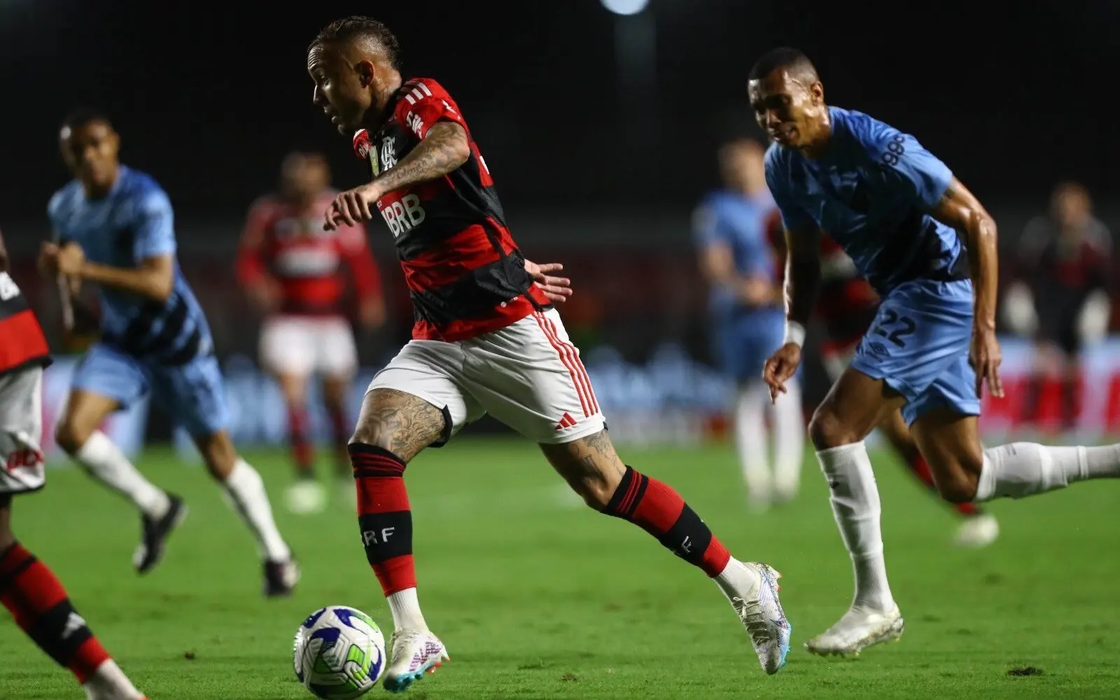 Flamengo é atropelado pelo Athletico-PR na volta da Série A: 3 a 0