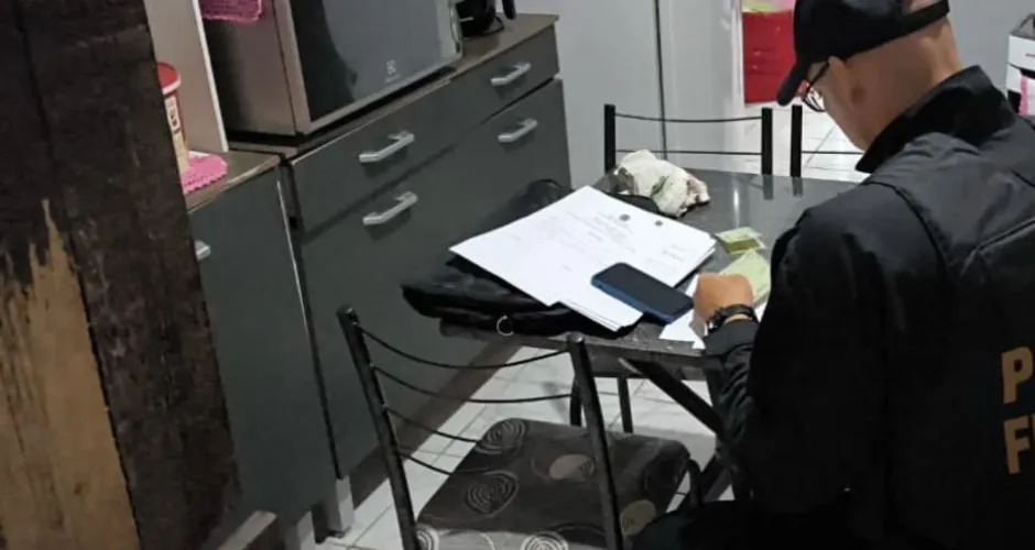 Rede de tráfico e lavagem comandada de dentro da prisão é alvo da PF em AL e mais 2 Estados